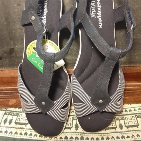 Grasshoppers Casual Rose Ortholite Navy/White Sandals Size 11 NWT - Picture 2 of 10